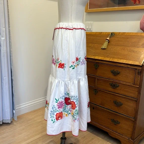 Little Sartoria Embroidered Long Skirt